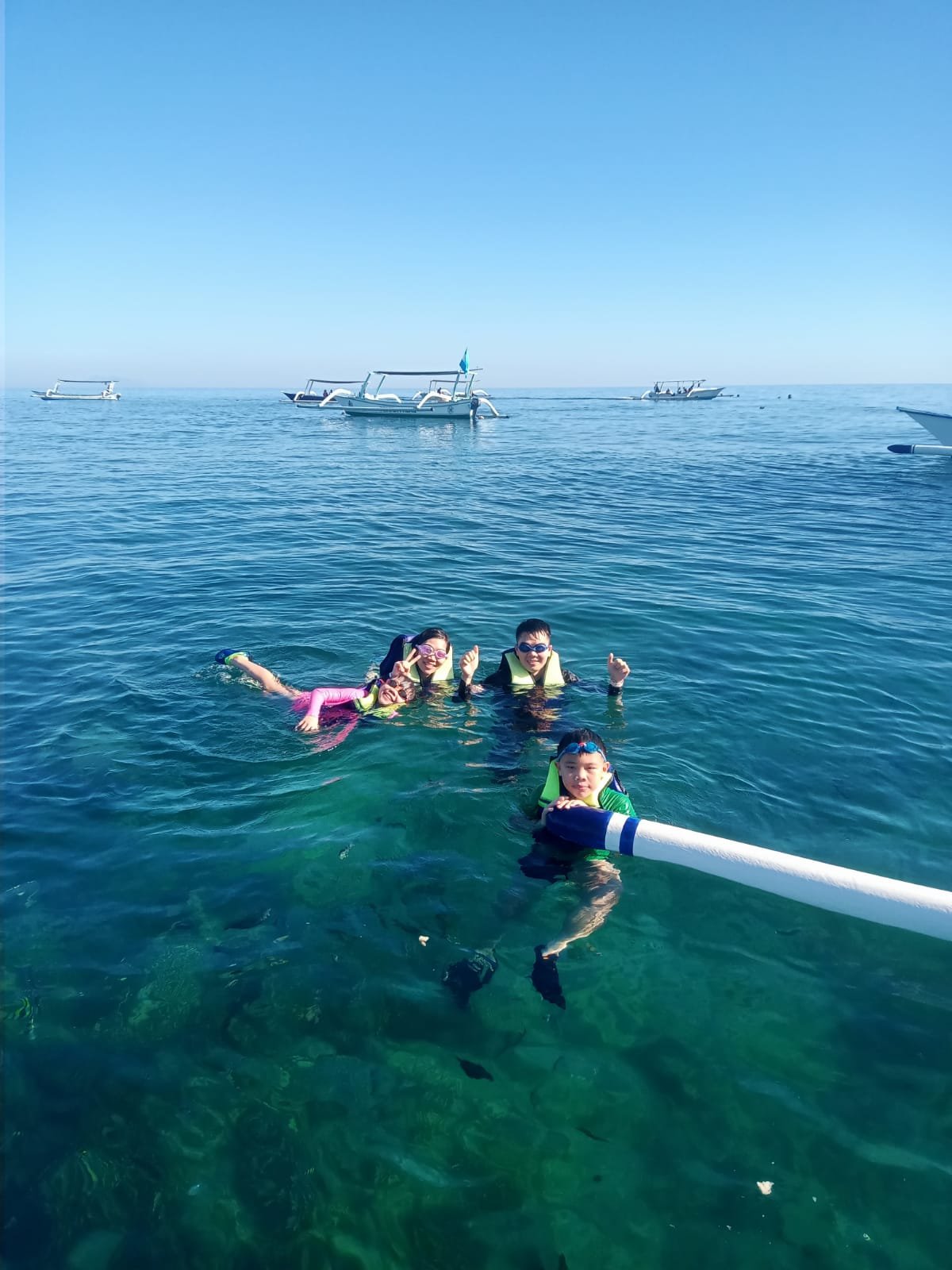 Snorkeling di Lovina Coral Reef